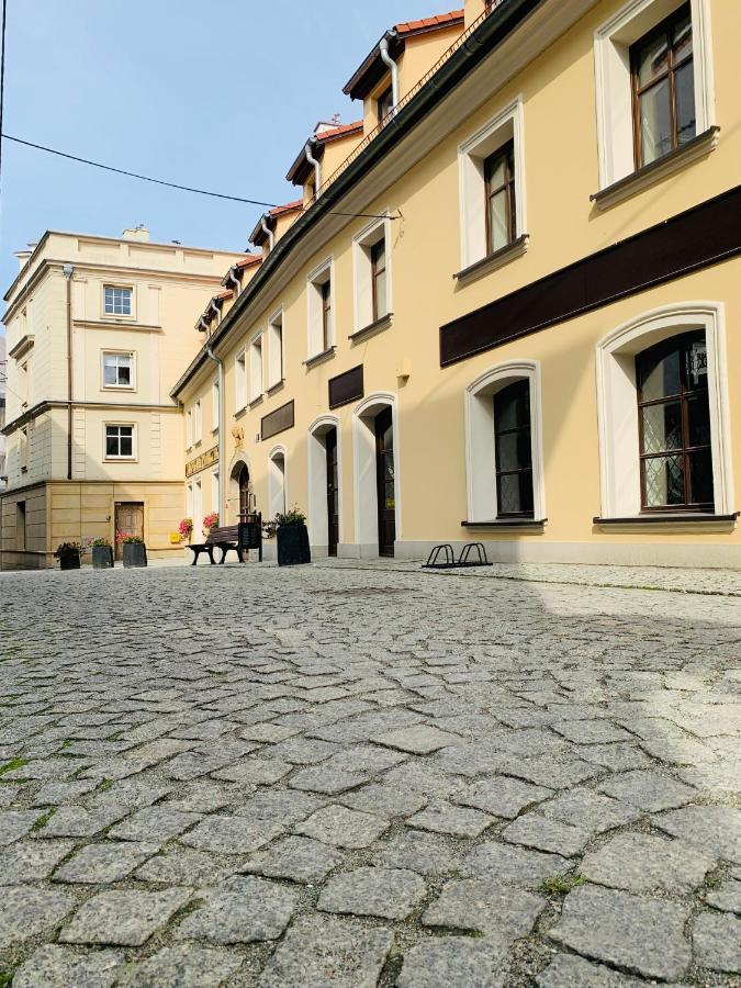 Apartament W Samym Sercu Miasta Z Darmowym Parkingiem Pod Zlotym Lwem -Hotel VI Klodzko Exterior photo