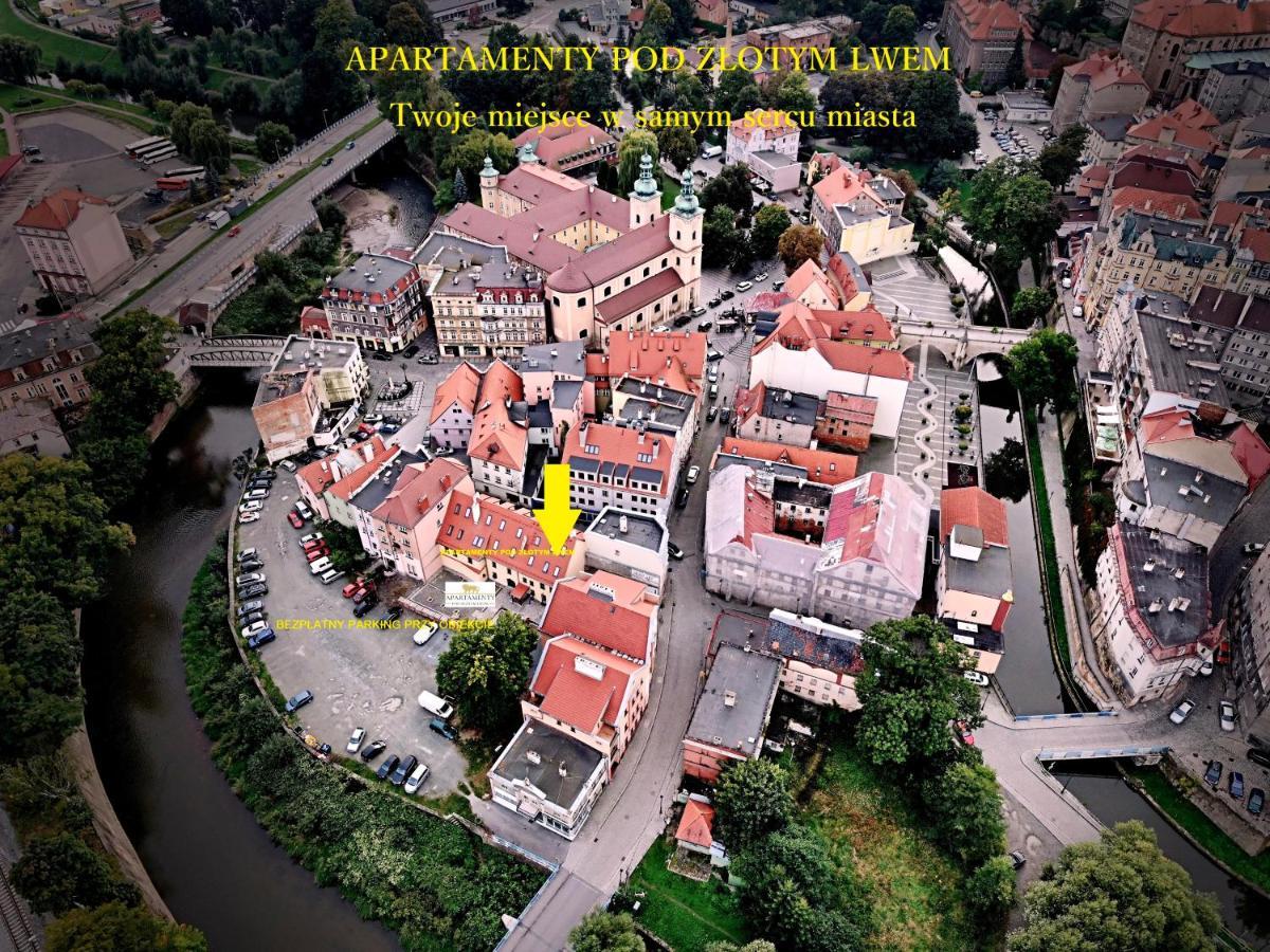 Apartament W Samym Sercu Miasta Z Darmowym Parkingiem Pod Zlotym Lwem -Hotel VI Klodzko Exterior photo