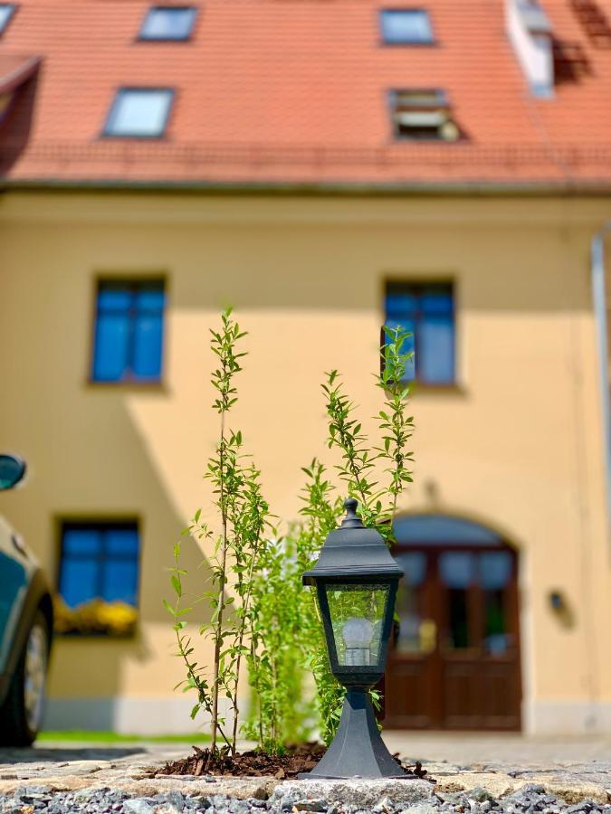 Apartament W Samym Sercu Miasta Z Darmowym Parkingiem Pod Zlotym Lwem -Hotel VI Klodzko Exterior photo